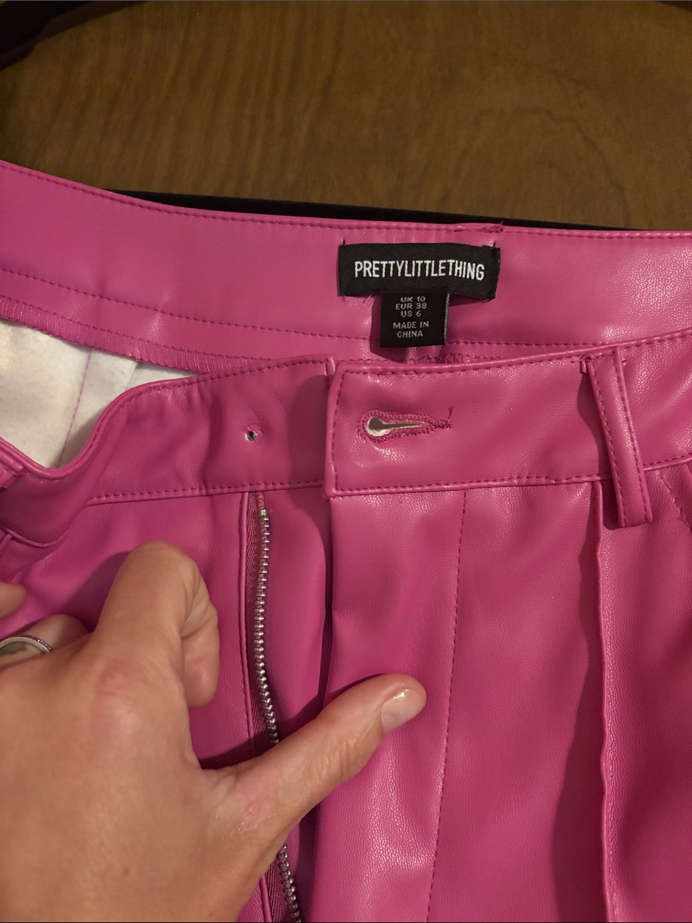Pink pleather long pants - Picture 4 of 4